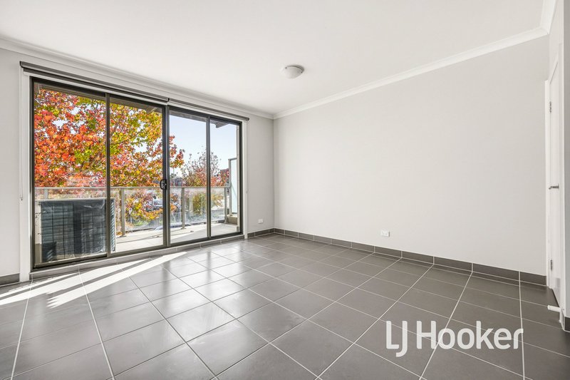 Photo - Unit 105/141 Windermere Boulevard, Pakenham VIC 3810 - Image 5