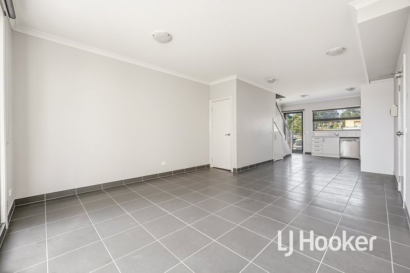 Photo - Unit 105/141 Windermere Boulevard, Pakenham VIC 3810 - Image 6