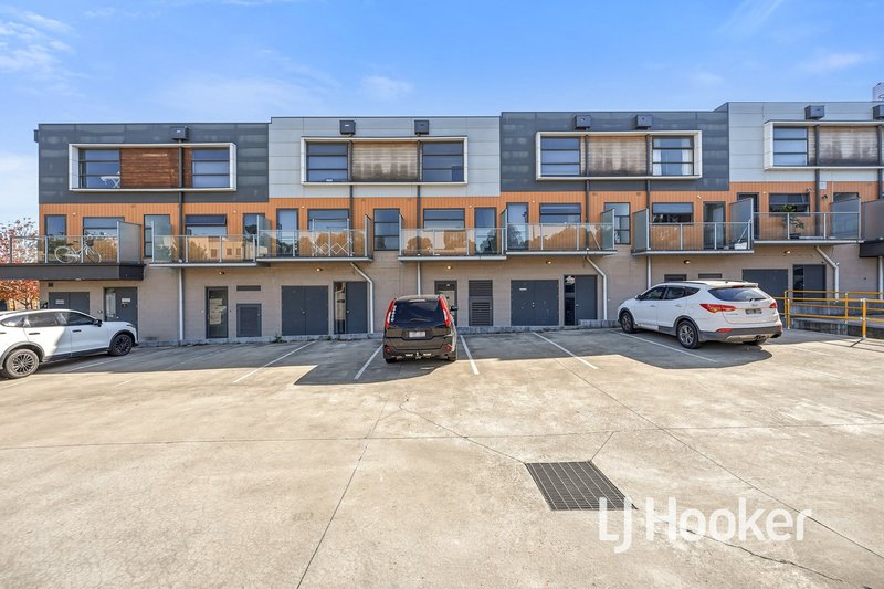 Photo - Unit 105/141 Windermere Boulevard, Pakenham VIC 3810 - Image 11