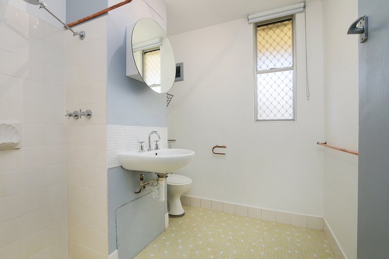 Photo - Unit 10/68 Mcmaster Street, Victoria Park WA 6100 - Image 4