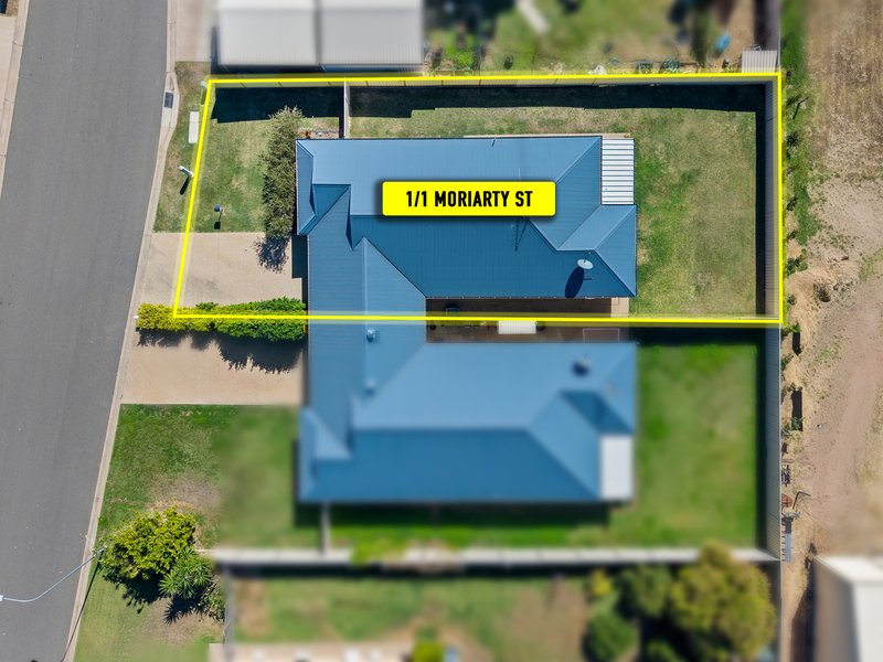 Photo - Unit 1/1 Moriarty Street, Emerald QLD 4720 - Image 2