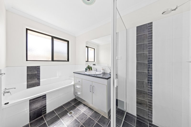 Photo - Unit 1/1 Moriarty Street, Emerald QLD 4720 - Image 15