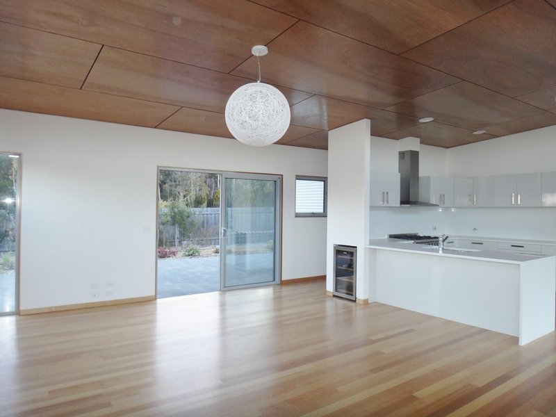 Photo - Unit 1/1 Oberon Place, Scamander TAS 7215 - Image 3