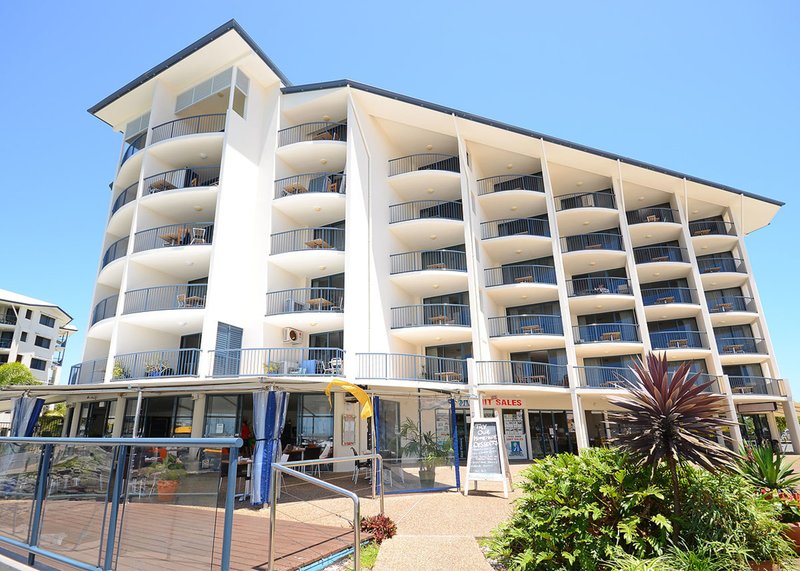 Photo - Unit 110 & 111 Mantra Resort, Buccaneer Drive, Urangan QLD 4655 - Image 2