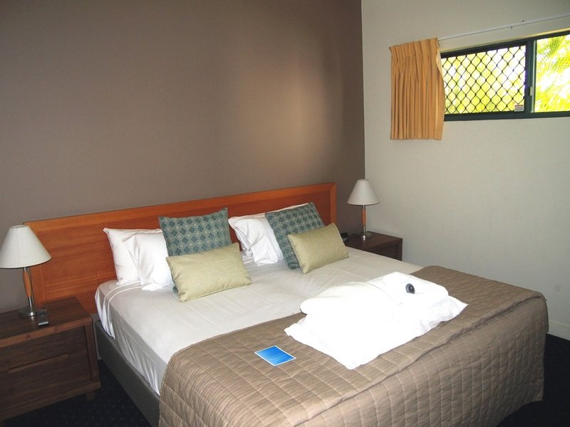 Photo - Unit 110 & 111 Mantra Resort, Buccaneer Drive, Urangan QLD 4655 - Image 5