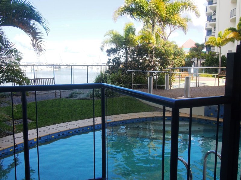 Photo - Unit 110 & 111 Mantra Resort, Buccaneer Drive, Urangan QLD 4655 - Image 11