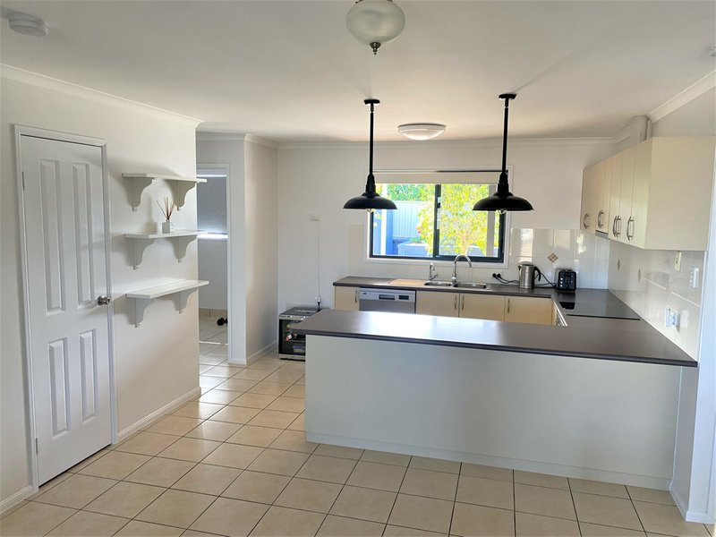 Photo - Unit 1/10 Summers Court, Kingaroy QLD 4610 - Image 3