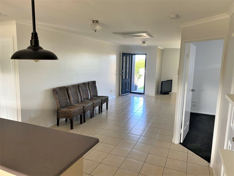 Photo - Unit 1/10 Summers Court, Kingaroy QLD 4610 - Image 5