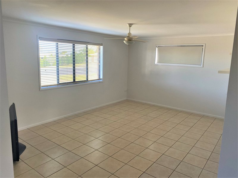 Photo - Unit 1/10 Summers Court, Kingaroy QLD 4610 - Image 7