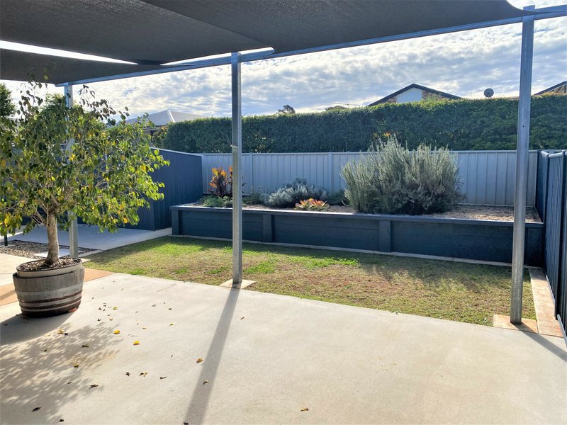 Photo - Unit 1/10 Summers Court, Kingaroy QLD 4610 - Image 13