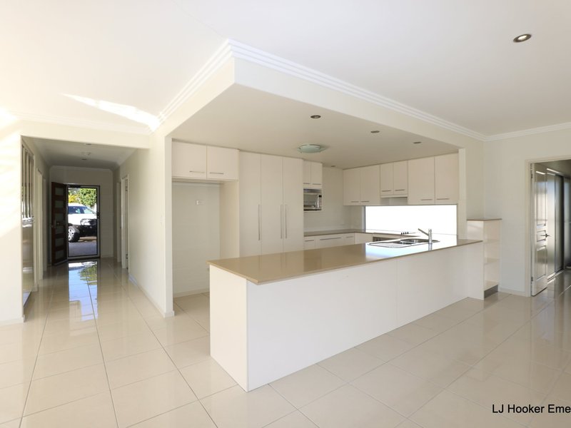 Photo - Unit 1/10 Wright Street, Emerald QLD 4720 - Image 3