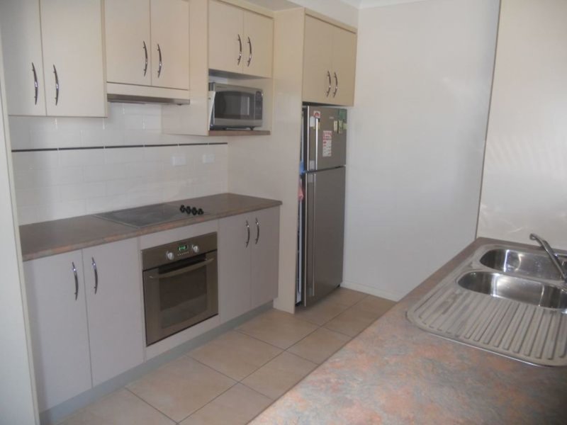 Photo - Unit 1/100 Miles Street, Mount Isa QLD 4825 - Image 3