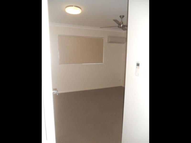 Photo - Unit 1/100 Miles Street, Mount Isa QLD 4825 - Image 7