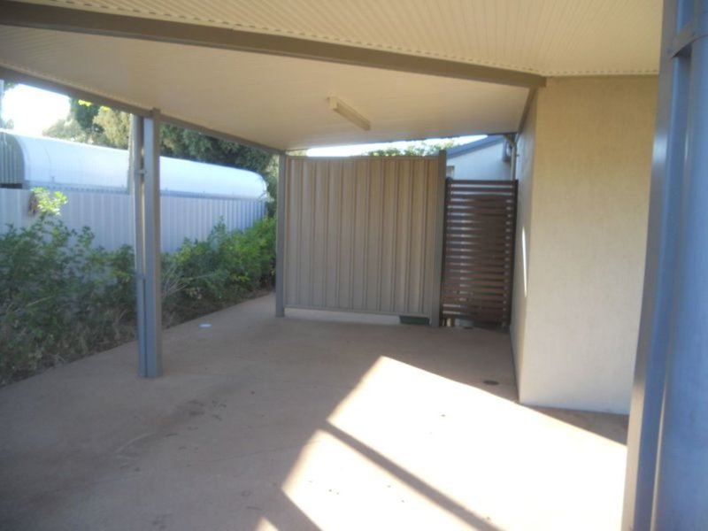 Photo - Unit 1/100 Miles Street, Mount Isa QLD 4825 - Image 9