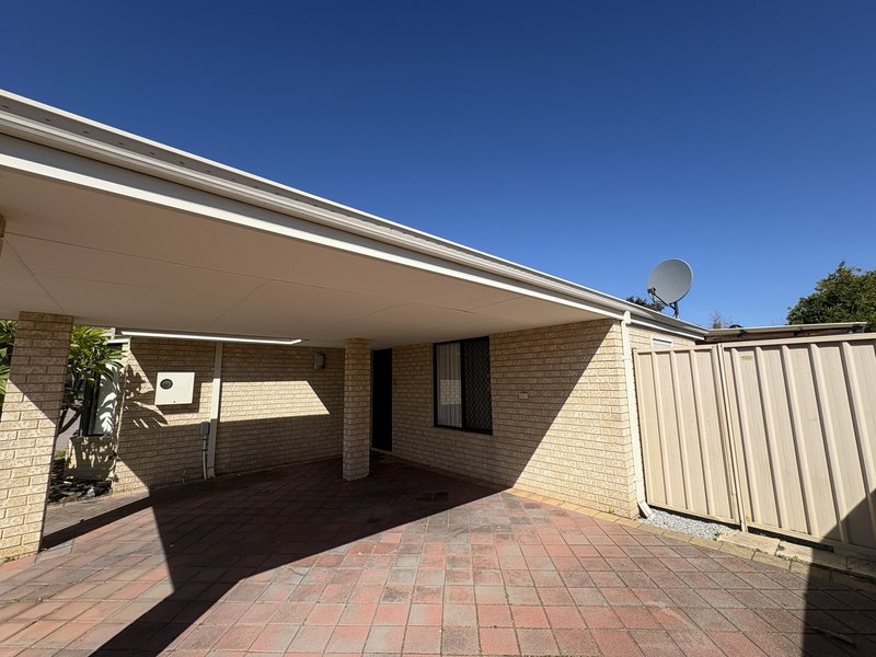 Photo - Unit 1/11 Norbertine Close, Queens Park WA 6107 - Image 3