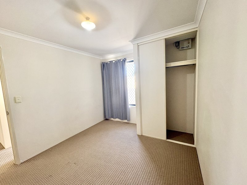 Photo - Unit 1/11 Norbertine Close, Queens Park WA 6107 - Image 8