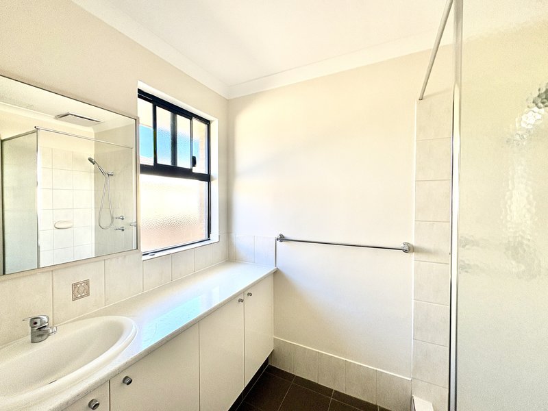 Photo - Unit 1/11 Norbertine Close, Queens Park WA 6107 - Image 10