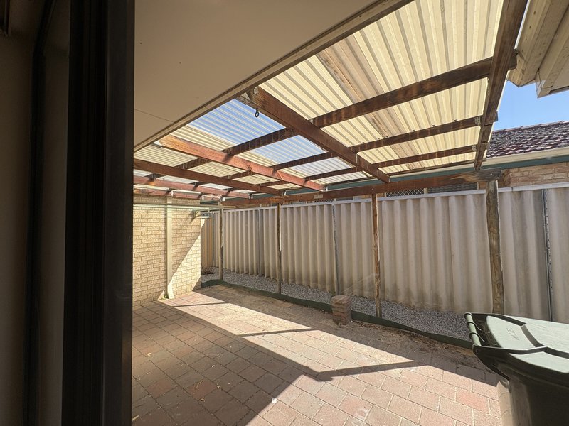 Photo - Unit 1/11 Norbertine Close, Queens Park WA 6107 - Image 13