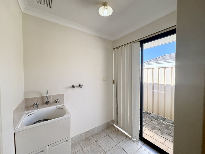 Photo - Unit 1/11 Norbertine Close, Queens Park WA 6107 - Image 14