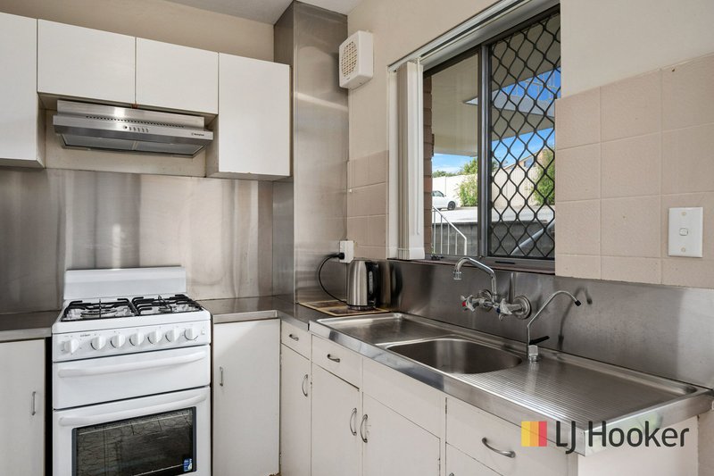 Photo - Unit 11/150 Healy Road, Hamilton Hill WA 6163 - Image 3