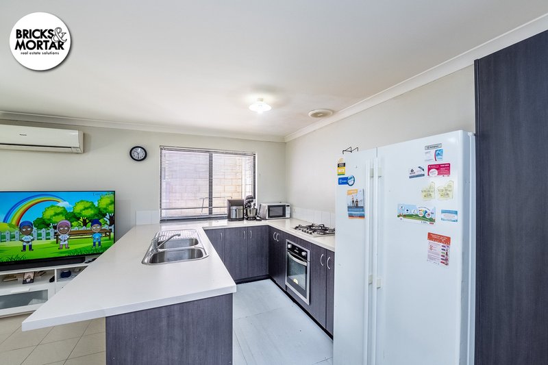 Photo - Unit 11/18 Mountain View, Kelmscott WA 6111 - Image 11