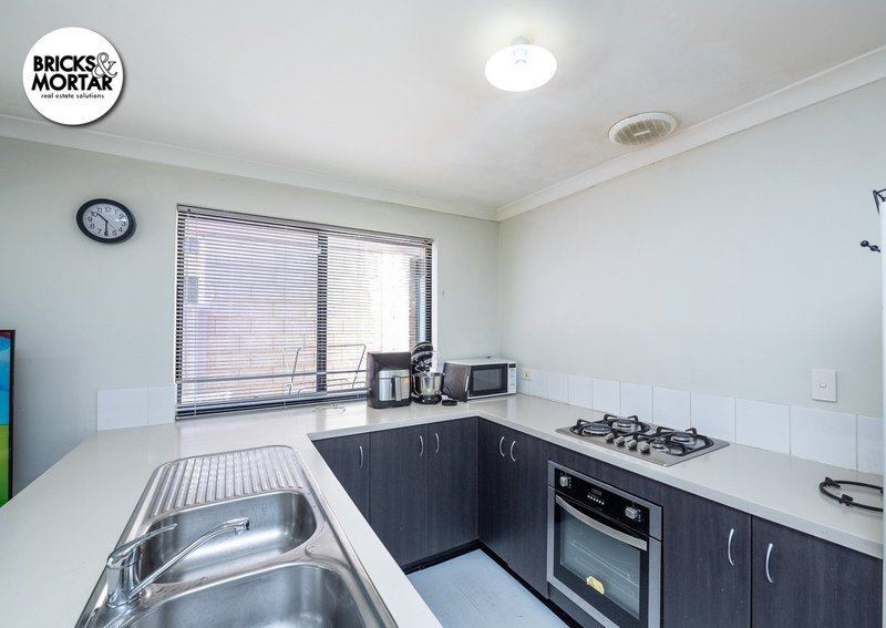 Photo - Unit 11/18 Mountain View, Kelmscott WA 6111 - Image 12