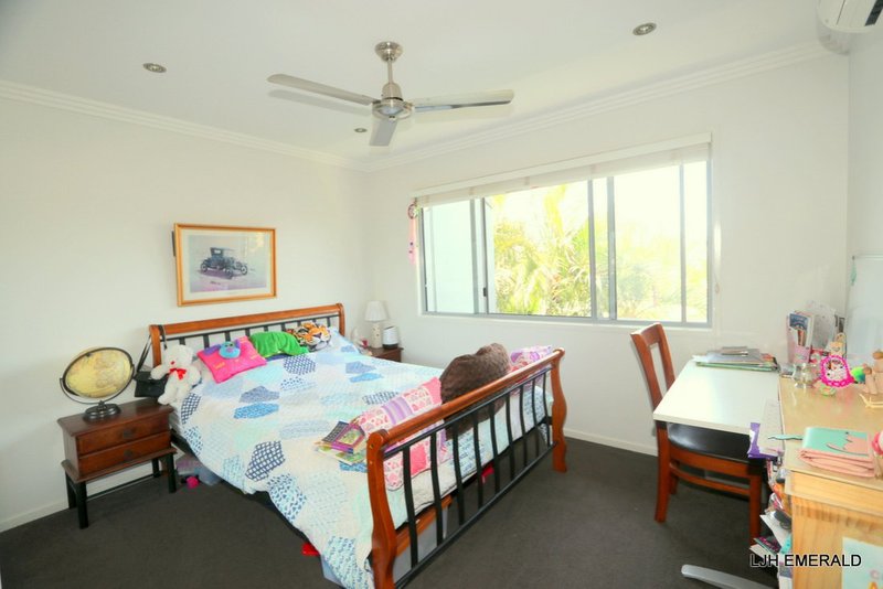 Photo - Unit 11/20-24 Mooney Street, Emerald QLD 4720 - Image 14