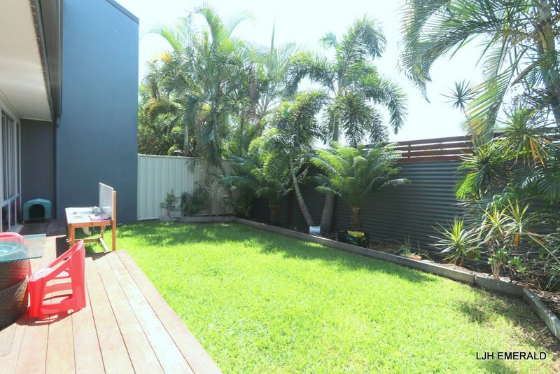 Photo - Unit 11/20-24 Mooney Street, Emerald QLD 4720 - Image 18