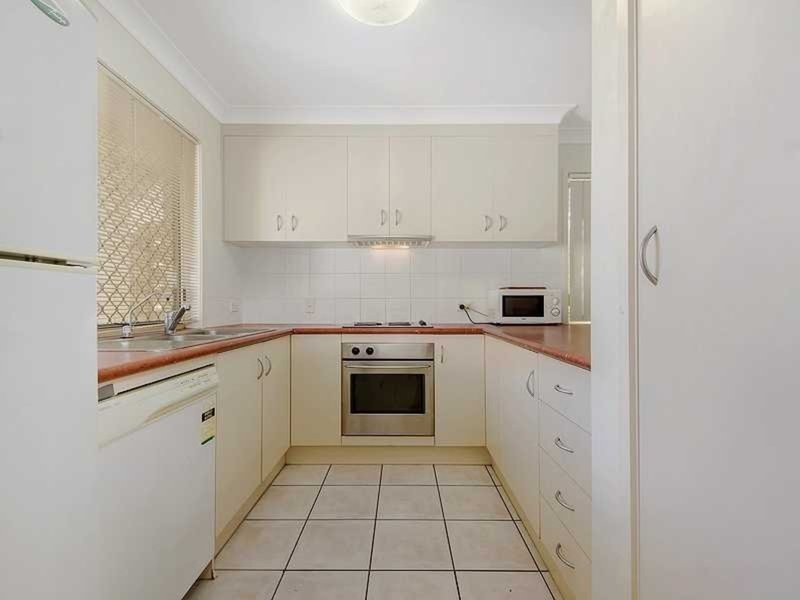 Photo - Unit 11/20 Douma Dr , Mudgeeraba QLD 4213 - Image 4