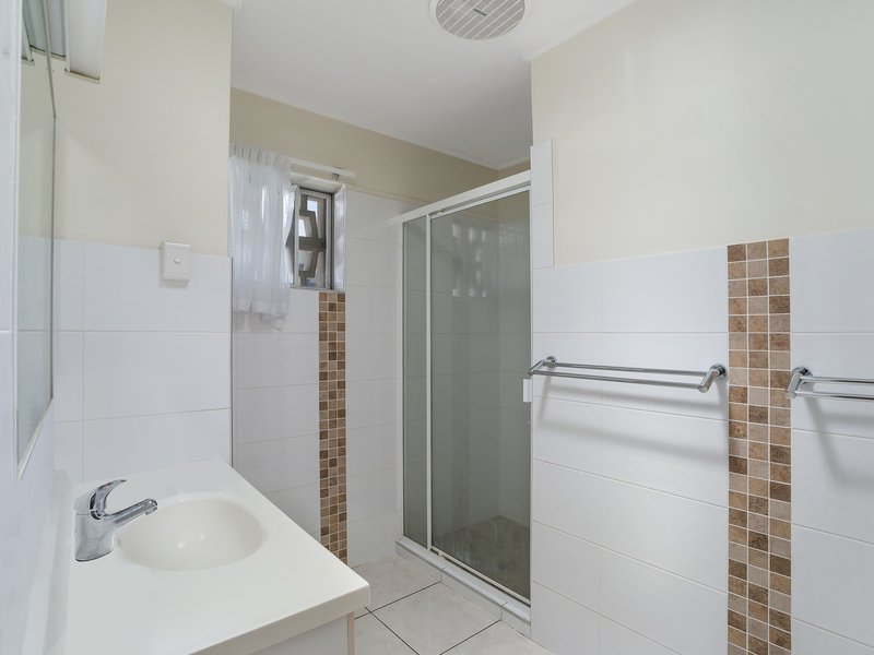 Photo - Unit 11/28 Marine Parade, Southport QLD 4215 - Image 9