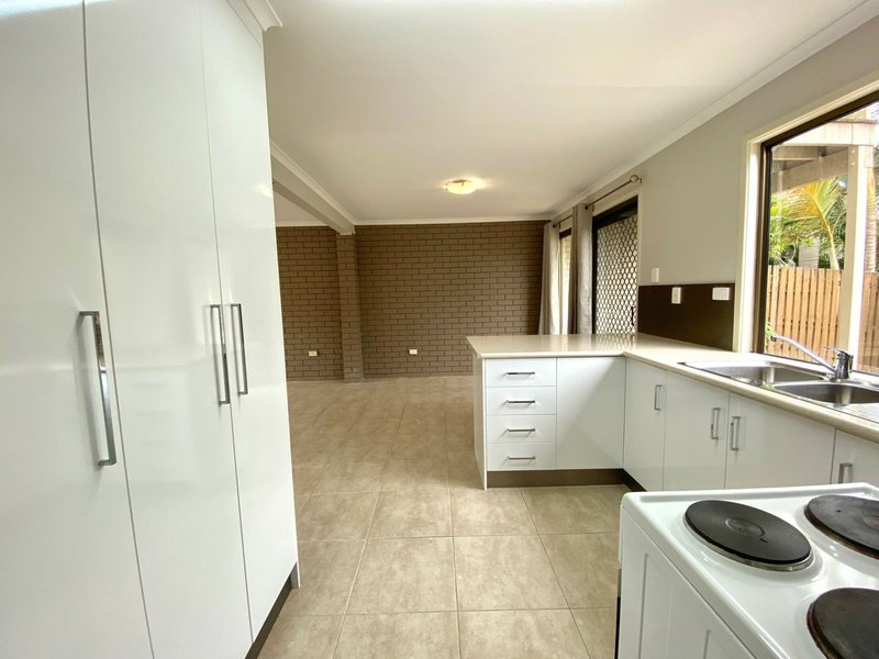 Photo - Unit 11/28 Parkside Street, Tannum Sands QLD 4680 - Image 2