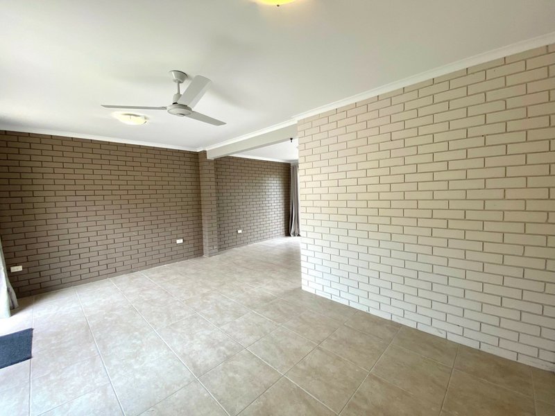 Photo - Unit 11/28 Parkside Street, Tannum Sands QLD 4680 - Image 4