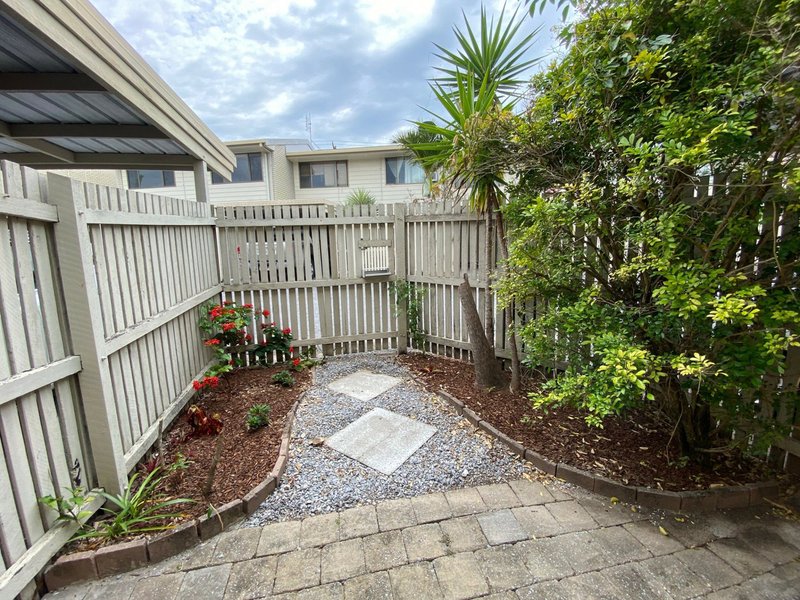 Photo - Unit 11/28 Parkside Street, Tannum Sands QLD 4680 - Image 11