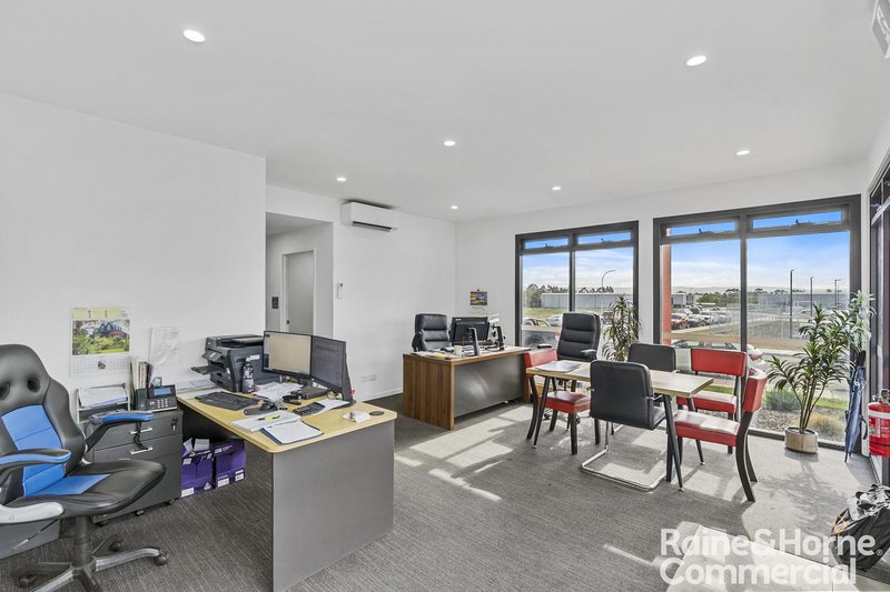 Photo - Unit 1/13 Abernant Way, Cambridge TAS 7170 - Image 4