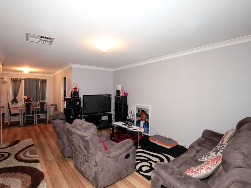 Photo - Unit 1/13 Bulolo Street, Ashmont NSW 2650 - Image 4