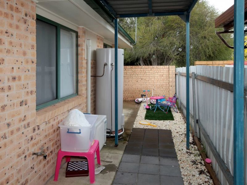 Photo - Unit 1/13 Bulolo Street, Ashmont NSW 2650 - Image 8