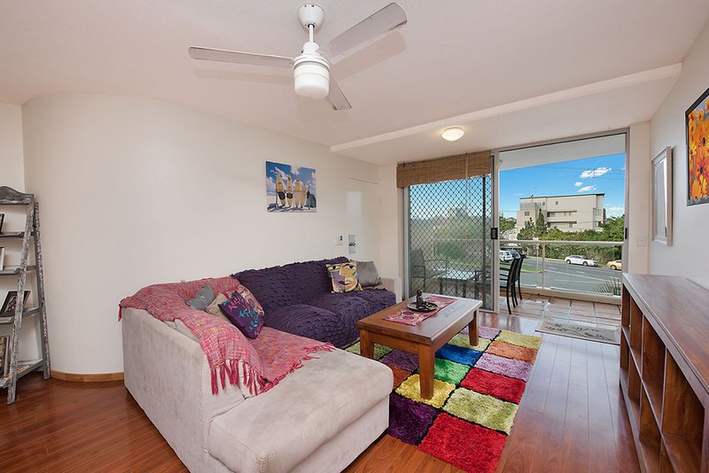 Photo - Unit 1/14 Mahia Terrace, Kings Beach QLD 4551 - Image 3