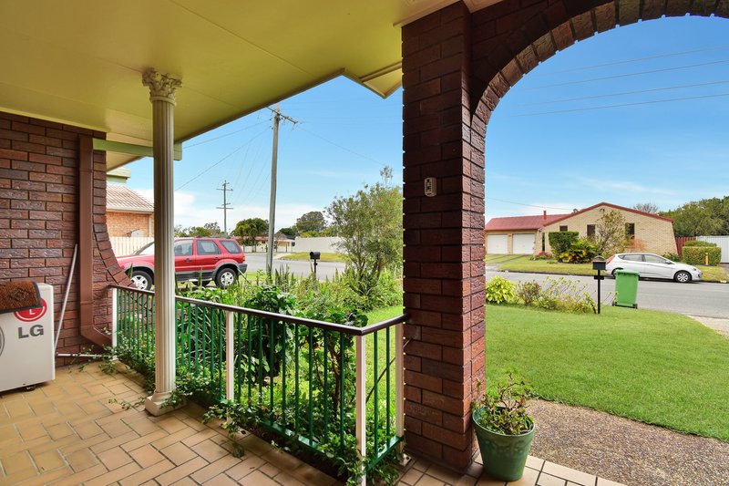 Photo - Unit 1/15 Beattie Street, Golden Beach QLD 4551 - Image 2