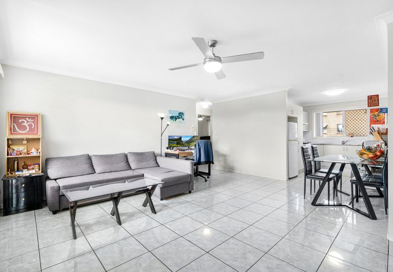 Photo - Unit 11/7 Main Avenue, Coorparoo QLD 4151 - Image 3