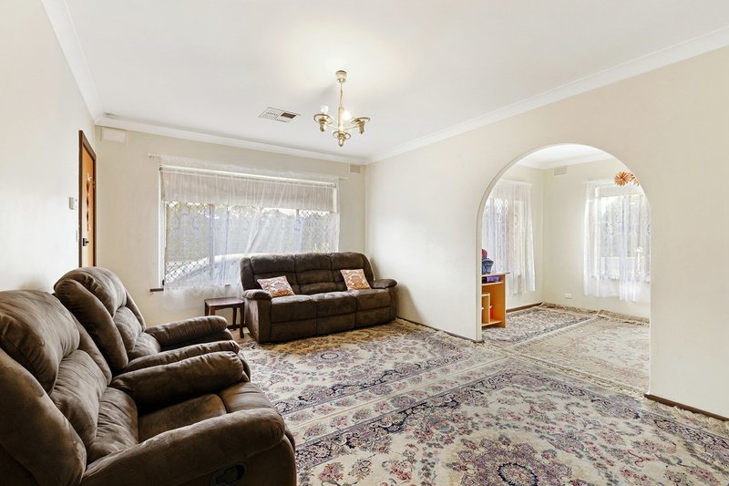 Photo - Unit 11/8 Muhlhan Avenue, Windsor Gardens SA 5087 - Image 3