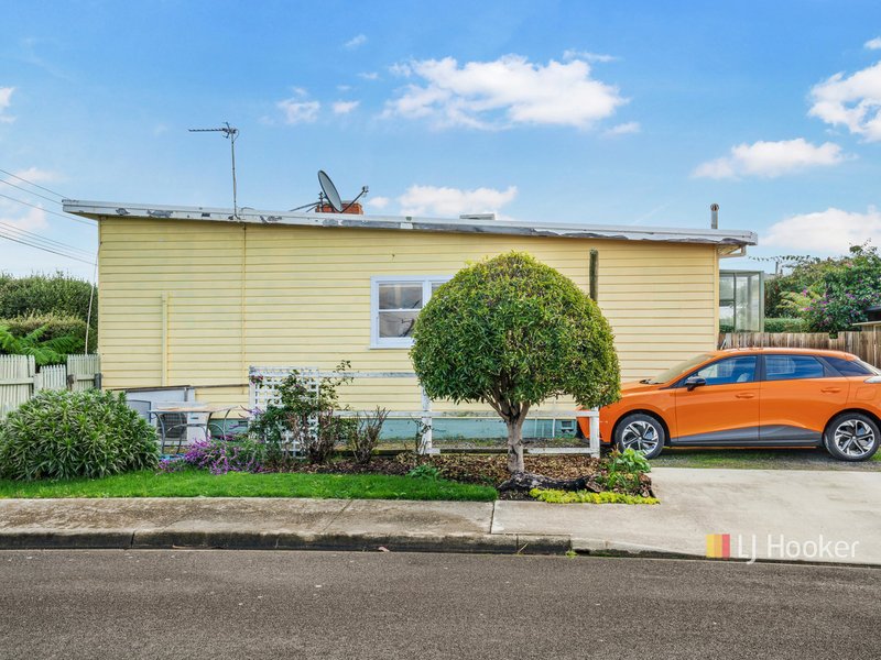 Photo - Unit 1/1a Winston Place, Devonport TAS 7310 - Image 13