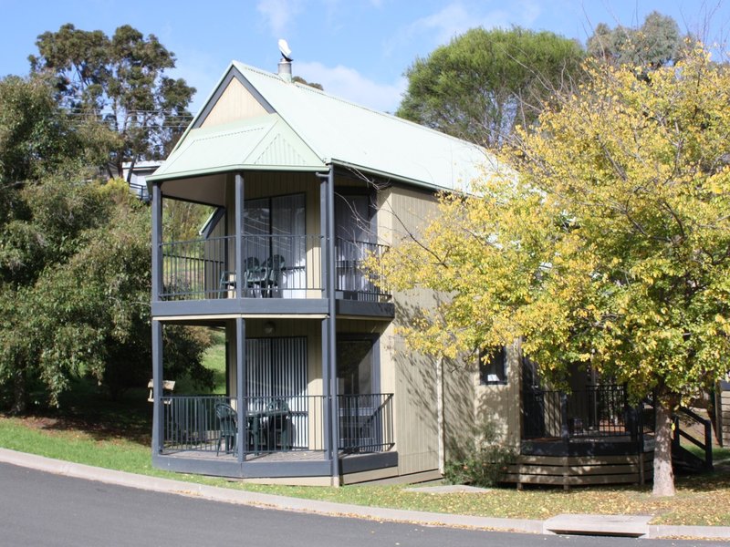 Photo - Unit 1/2-18 Nicholas Avenue, Metung VIC 3904 - Image 1