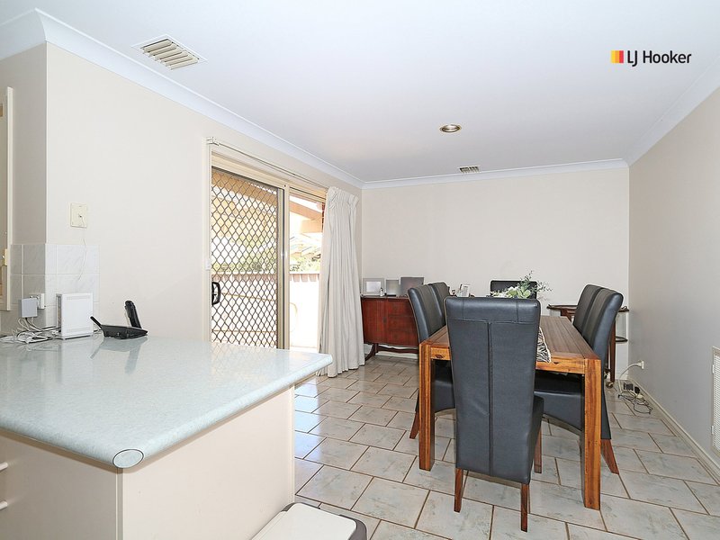 Photo - Unit 1/2 Lachlan Place, Tatton NSW 2650 - Image 8