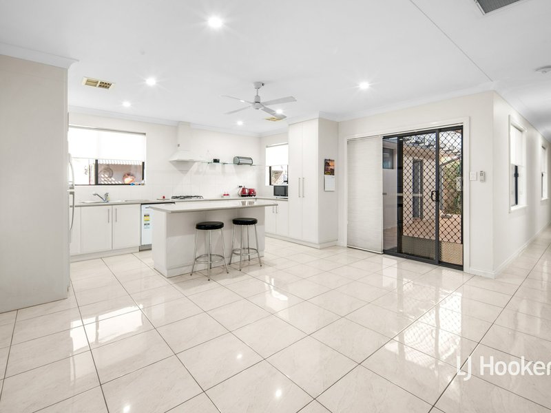 Photo - Unit 1/2 Nicker Crescent, Gillen NT 0870 - Image 3