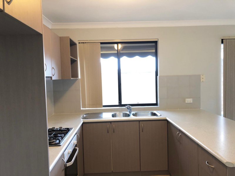 Photo - Unit 1/20 Holton Way, Cannington WA 6107 - Image 5