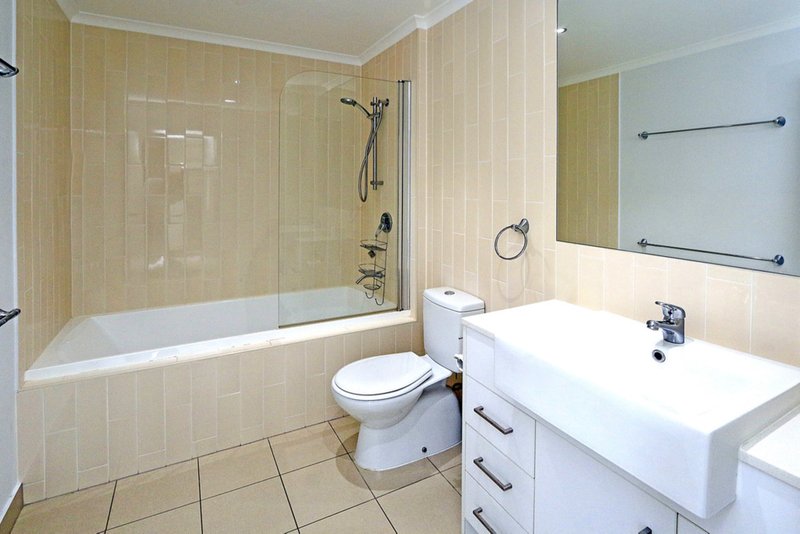 Photo - Unit 1201 102 Victoria Parade, Rockhampton City QLD 4700 - Image 8