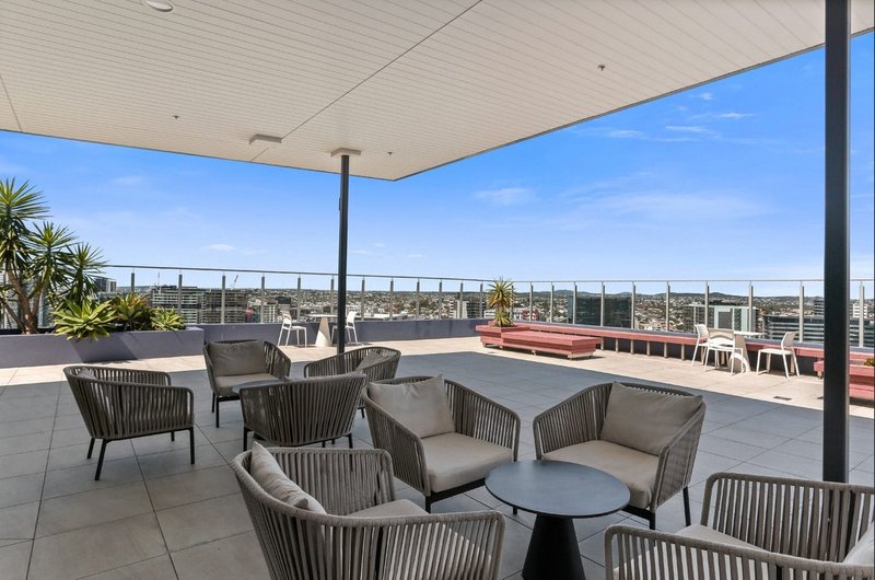 Photo - Unit 1203/510 St Pauls Terrace, Bowen Hills QLD 4006 - Image 11