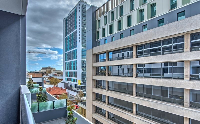 Photo - Unit 1205/78 Stirling Street, Perth WA 6000 - Image 9