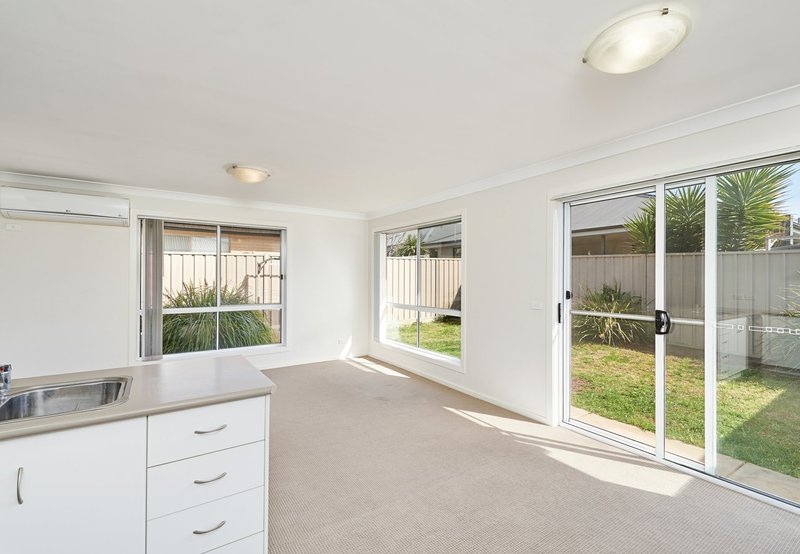 Photo - Unit 12/10 Mirrul Street, Glenfield Park NSW 2650 - Image 3