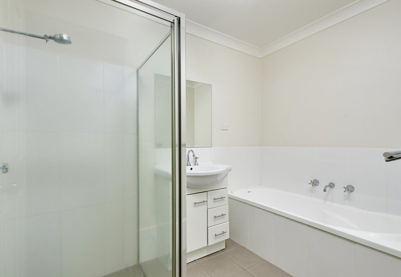 Photo - Unit 12/10 Mirrul Street, Glenfield Park NSW 2650 - Image 5